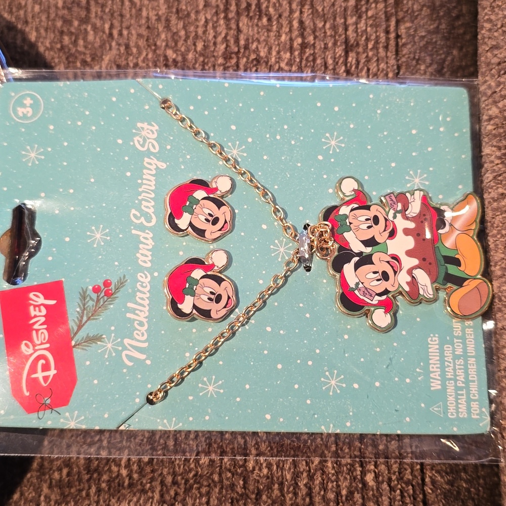 DISNEY CHILD'S CHRISTMAS HOLIDAY NECKLACE AND EARRINGS SET MICKEY & MINNIE MOUSE